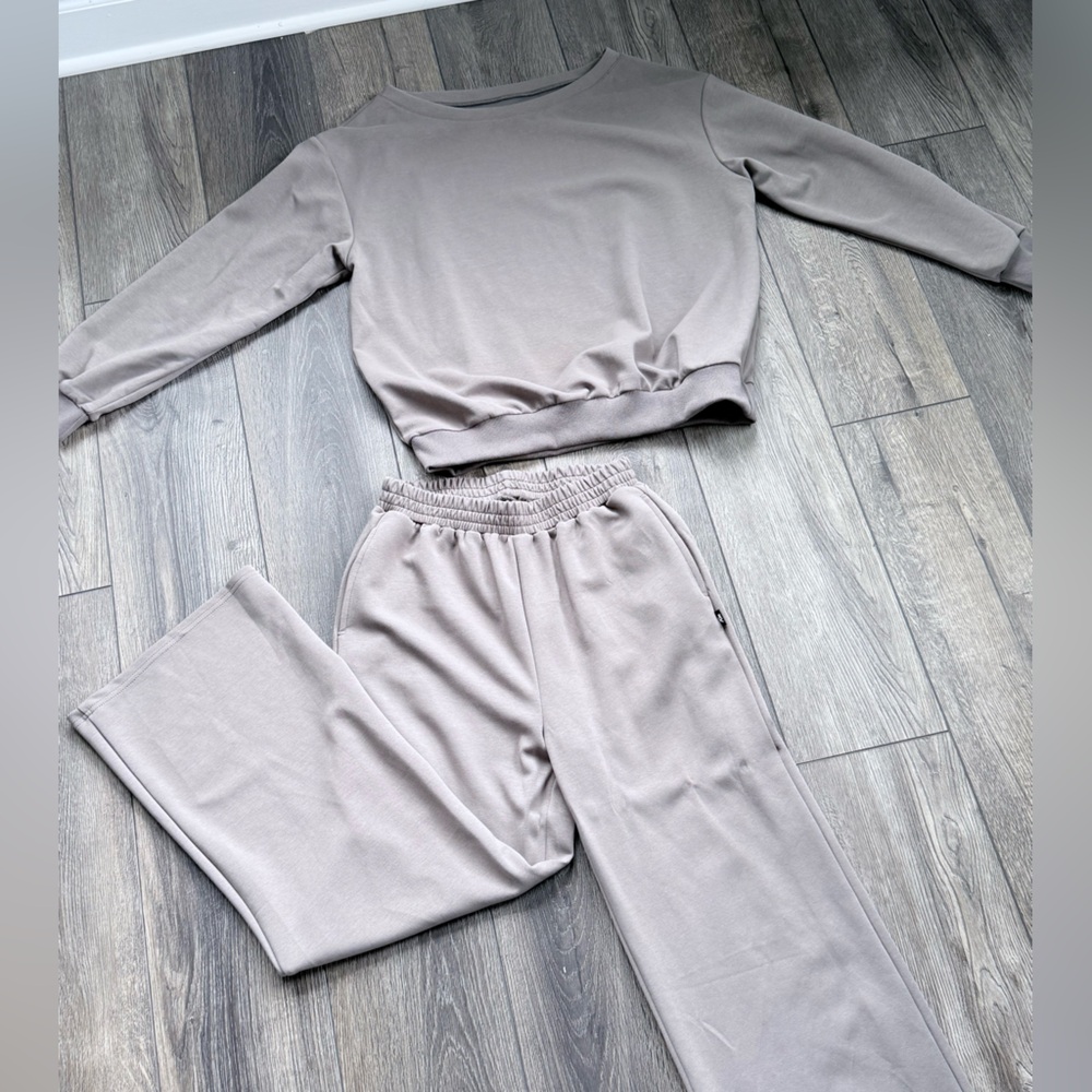 Cozy Two-Piece Lounge Set in Light Taupe